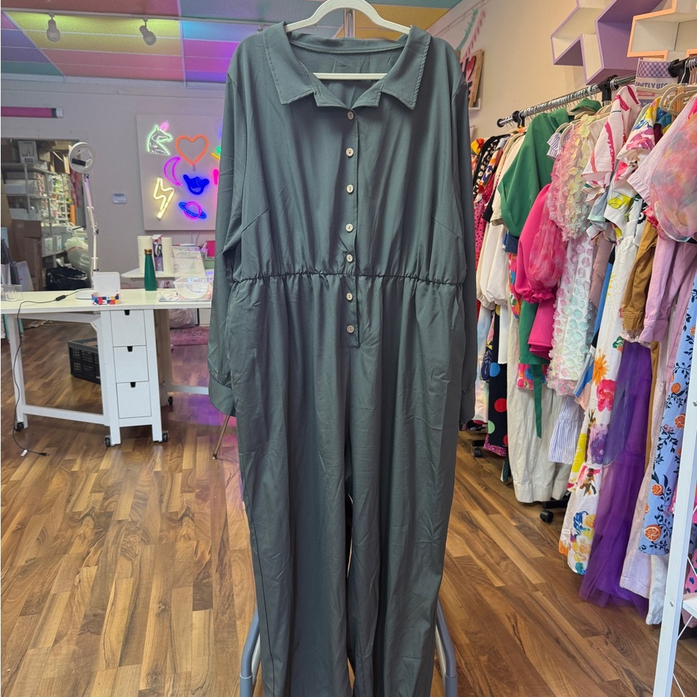 Relaxed Button-Front Jumpsuit in Dark Green